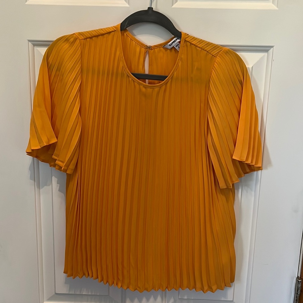 Express pleated short sleeve shirt
